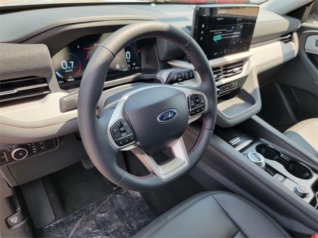 Photo of 2025 Space White Metallic Ford Explorer