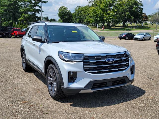 Photo of 2025 Space White Metallic Ford Explorer