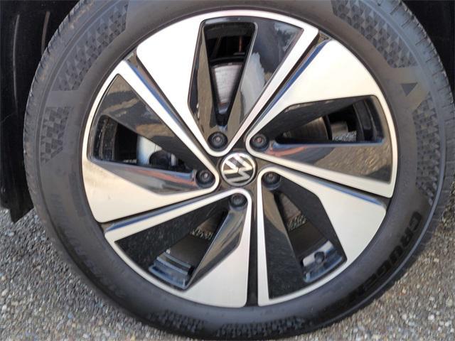 Photo of 2024 Deep Black Pearl Volkswagen Taos