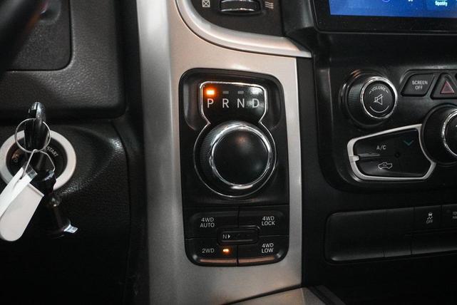 Photo of 2018 Brilliant Black Crystal Pearlcoat RAM 1500