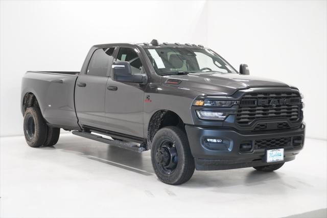 Photo of 2025 Granite Crystal Metallic Clearcoat RAM 3500