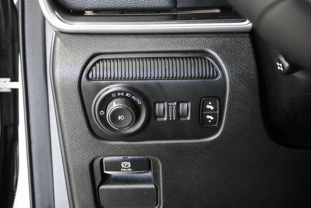 Photo of 2024 Bright White Clearcoat Jeep Wagoneer L