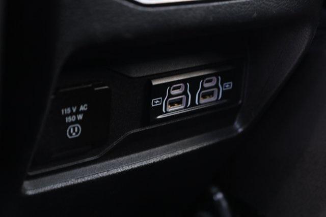 Photo of 2024 Diamond Black Crystal Pearlcoat Jeep Grand Cherokee