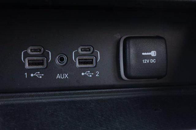 Photo of 2024 Diamond Black Crystal Pearlcoat Jeep Grand Cherokee