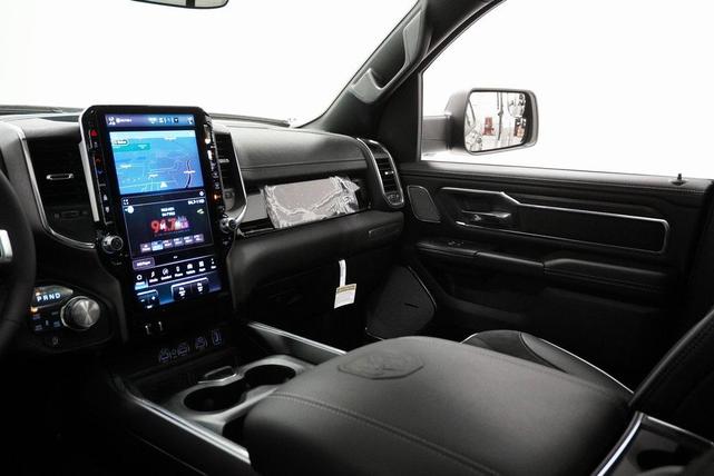 Photo of 2026 Diamond Black Crystal Pearlcoat RAM 1500