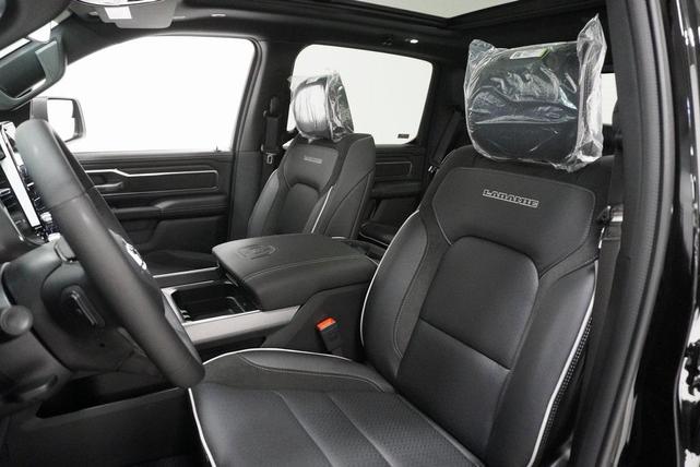 Photo of 2026 Diamond Black Crystal Pearlcoat RAM 1500