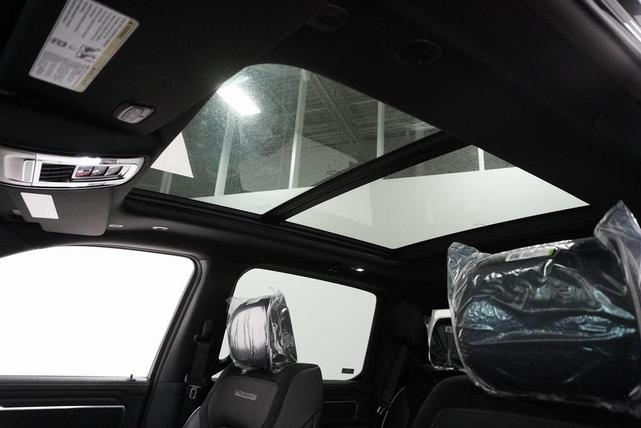 Photo of 2026 Diamond Black Crystal Pearlcoat RAM 1500