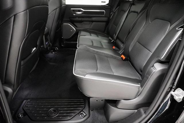 Photo of 2026 Diamond Black Crystal Pearlcoat RAM 1500