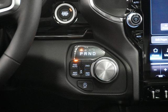 Photo of 2026 Diamond Black Crystal Pearlcoat RAM 1500