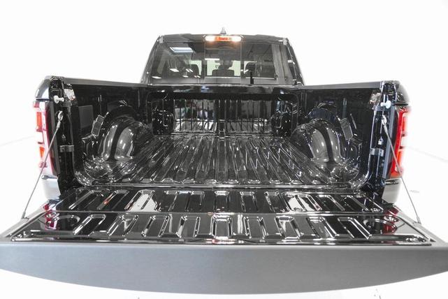 Photo of 2026 Diamond Black Crystal Pearlcoat RAM 1500