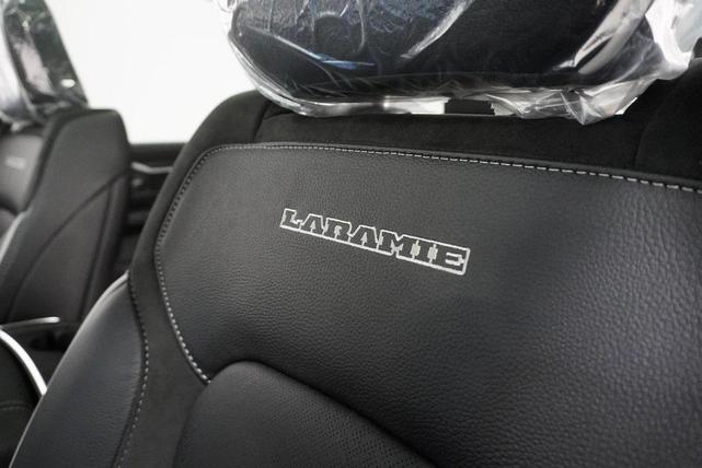 Photo of 2026 Diamond Black Crystal Pearlcoat RAM 1500