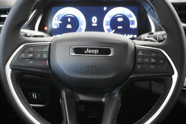 Photo of 2025 Silver Zynith Jeep Grand Cherokee