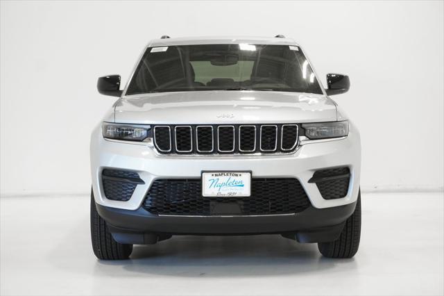 Photo of 2025 Silver Zynith Jeep Grand Cherokee