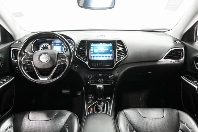 Photo of 2020 Granite Crystal Metallic Clearcoat Jeep Cherokee