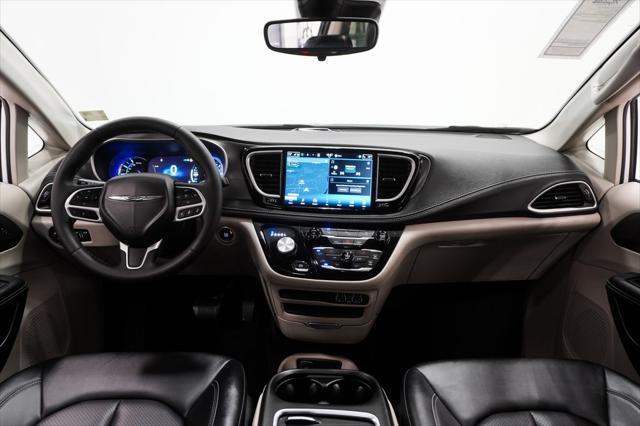 Photo of 2024 Bright White Clearcoat Chrysler Pacifica Hybrid