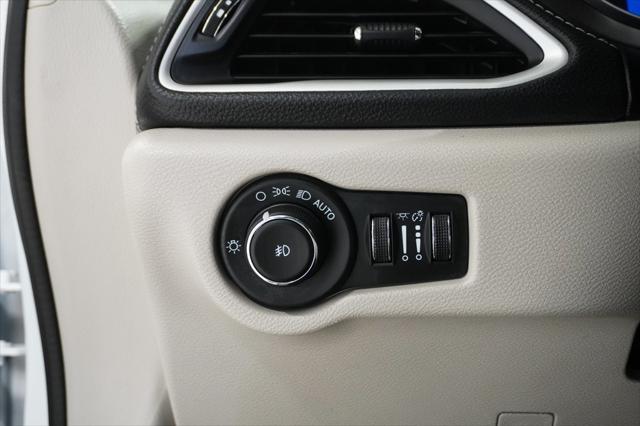Photo of 2024 Bright White Clearcoat Chrysler Pacifica Hybrid