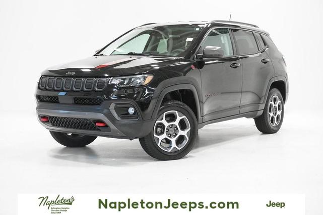Photo of 2022 Diamond Black Crystal Pearlcoat Jeep Compass