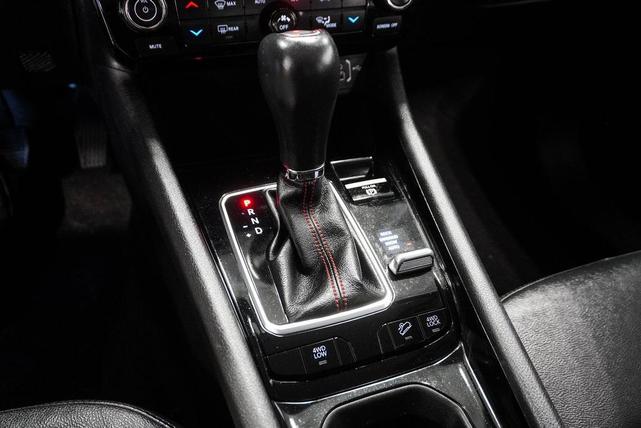 Photo of 2022 Diamond Black Crystal Pearlcoat Jeep Compass