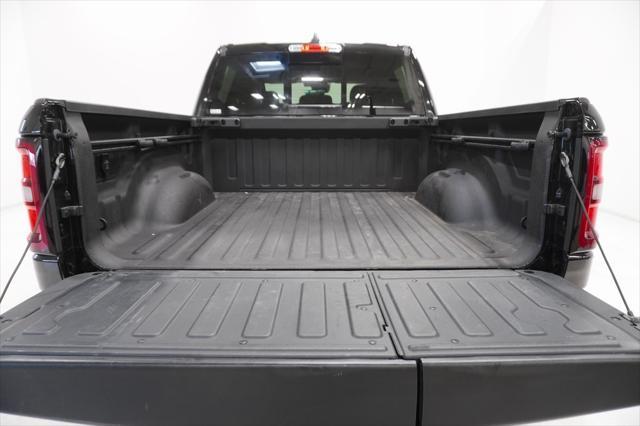Photo of 2025 Diamond Black Crystal Pearlcoat RAM 1500