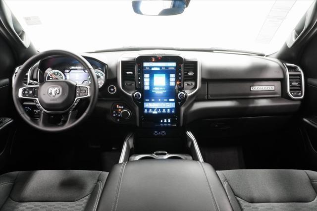 Photo of 2025 Diamond Black Crystal Pearlcoat RAM 1500