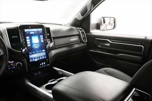 Photo of 2025 Diamond Black Crystal Pearlcoat RAM 1500