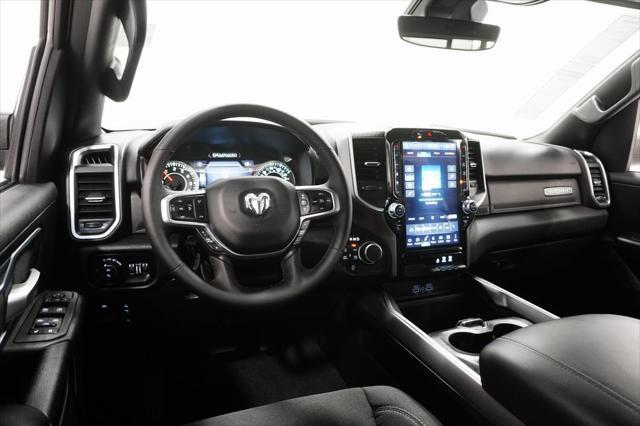 Photo of 2025 Diamond Black Crystal Pearlcoat RAM 1500