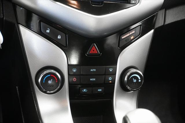 Photo of 2011 Black Granite Metallic Chevrolet Cruze