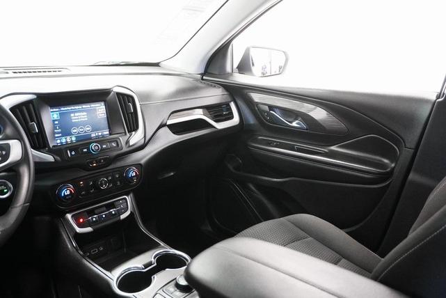 Photo of 2023 Summit White GMC Terrain