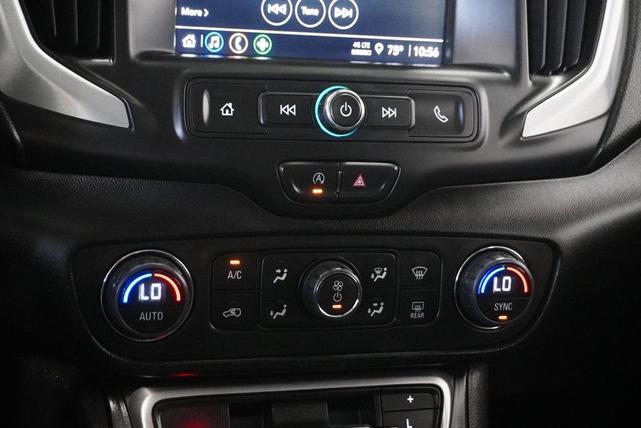 Photo of 2023 Summit White GMC Terrain