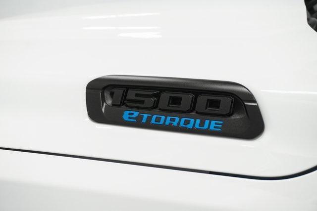 Photo of 2022 Bright White Clearcoat RAM 1500