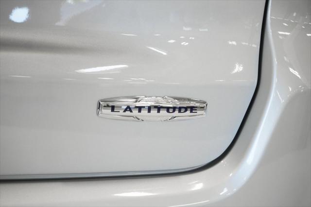 Photo of 2025 Silver Zynith Metallic Clearcoat Jeep Compass