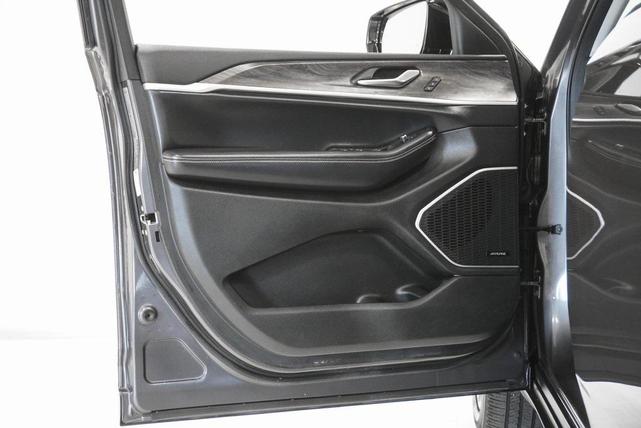 Photo of 2021 Baltic Gray Metallic Clearcoat Jeep Grand Cherokee L