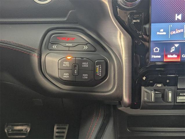Photo of 2022 Diamond Black Crystal Pearlcoat RAM 1500