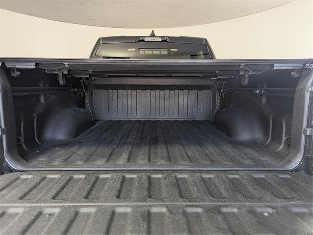 Photo of 2022 Diamond Black Crystal Pearlcoat RAM 1500
