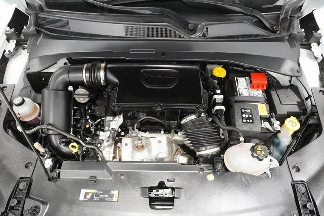 Photo of 2024 Bright White Clearcoat Jeep Compass