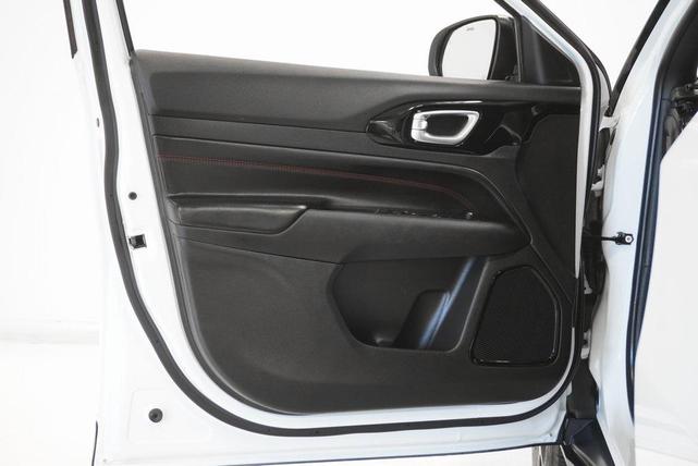Photo of 2024 Bright White Clearcoat Jeep Compass