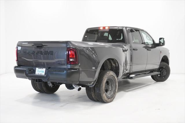 Photo of 2025 Granite Crystal Metallic Clearcoat RAM 3500
