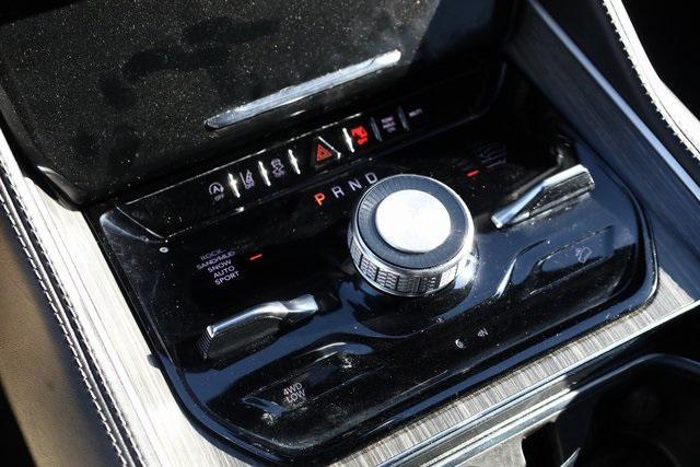 Photo of 2023 Diamond Black Crystal Pearlcoat Jeep Wagoneer