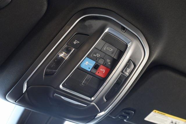 Photo of 2023 Diamond Black Crystal Pearlcoat Jeep Wagoneer
