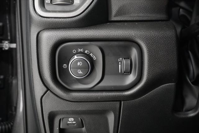 Photo of 2025 Granite Crystal Metallic Clearcoat RAM 1500