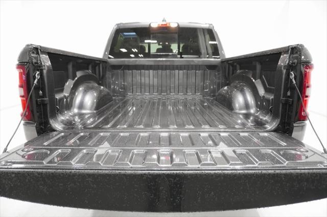 Photo of 2025 Granite Crystal Metallic Clearcoat RAM 1500