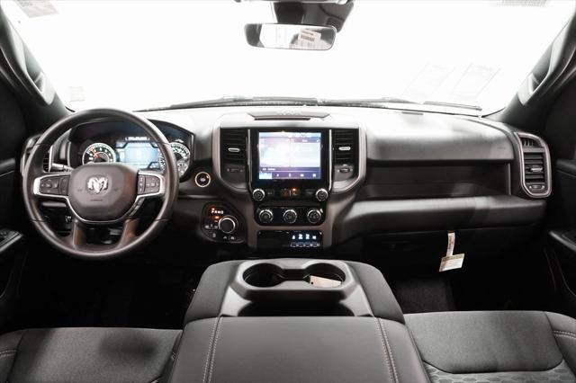 Photo of 2025 Granite Crystal Metallic Clearcoat RAM 1500