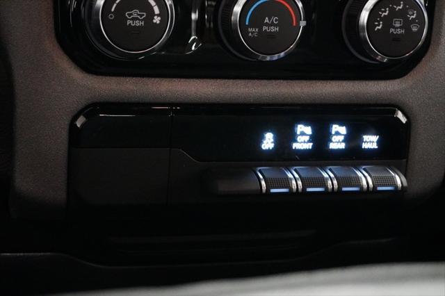 Photo of 2025 Granite Crystal Metallic Clearcoat RAM 1500