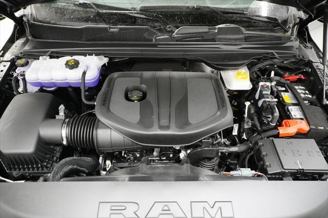 Photo of 2025 Granite Crystal Metallic Clearcoat RAM 1500