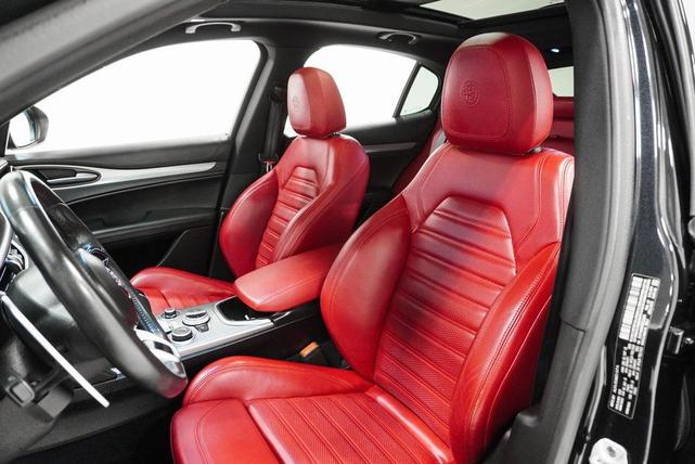 Photo of 2022 Vulcano Black Metallic Alfa Romeo Stelvio