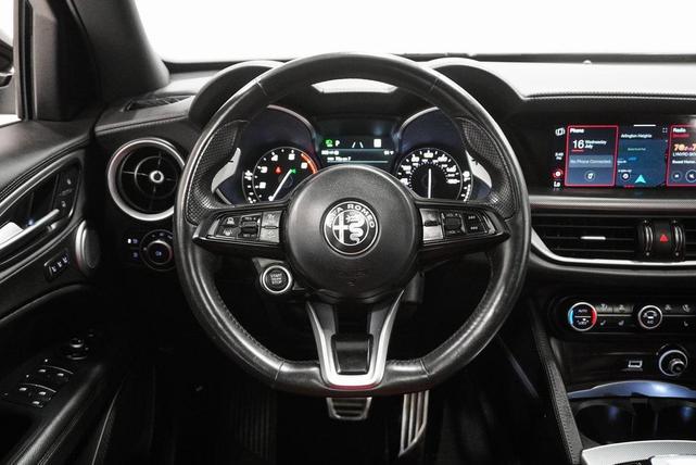 Photo of 2022 Vulcano Black Metallic Alfa Romeo Stelvio