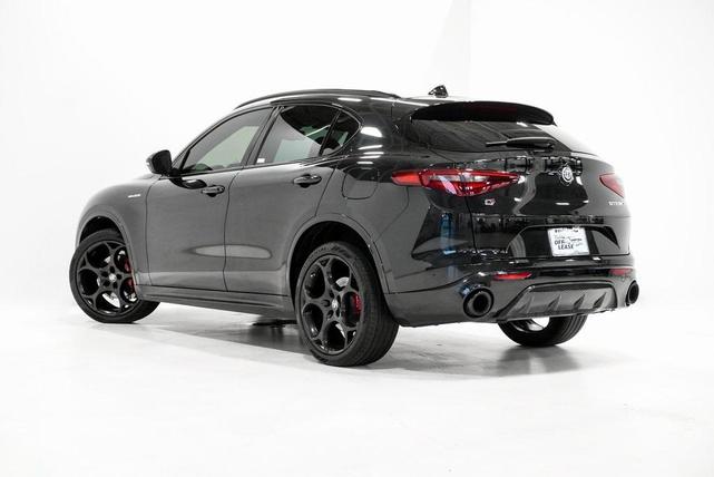 Photo of 2022 Vulcano Black Metallic Alfa Romeo Stelvio