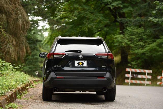 Photo of 2019 Midnight Black Metallic Toyota RAV4
