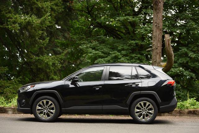 Photo of 2019 Midnight Black Metallic Toyota RAV4