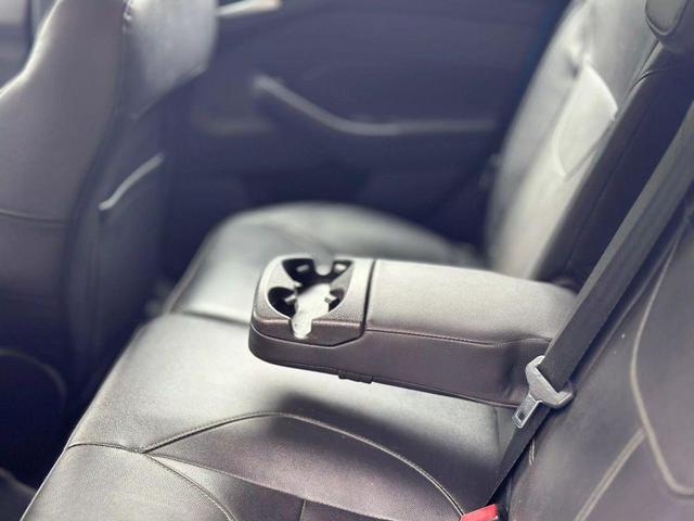 Photo of 2015 Blue Ford Focus
